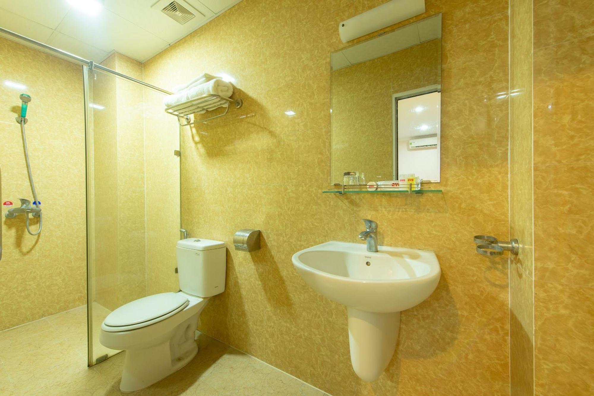 Capital O 417 Truong Son Hotel Hanoi Eksteriør bilde